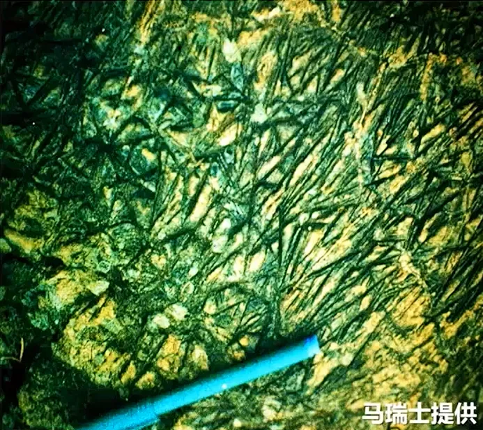 科马提岩